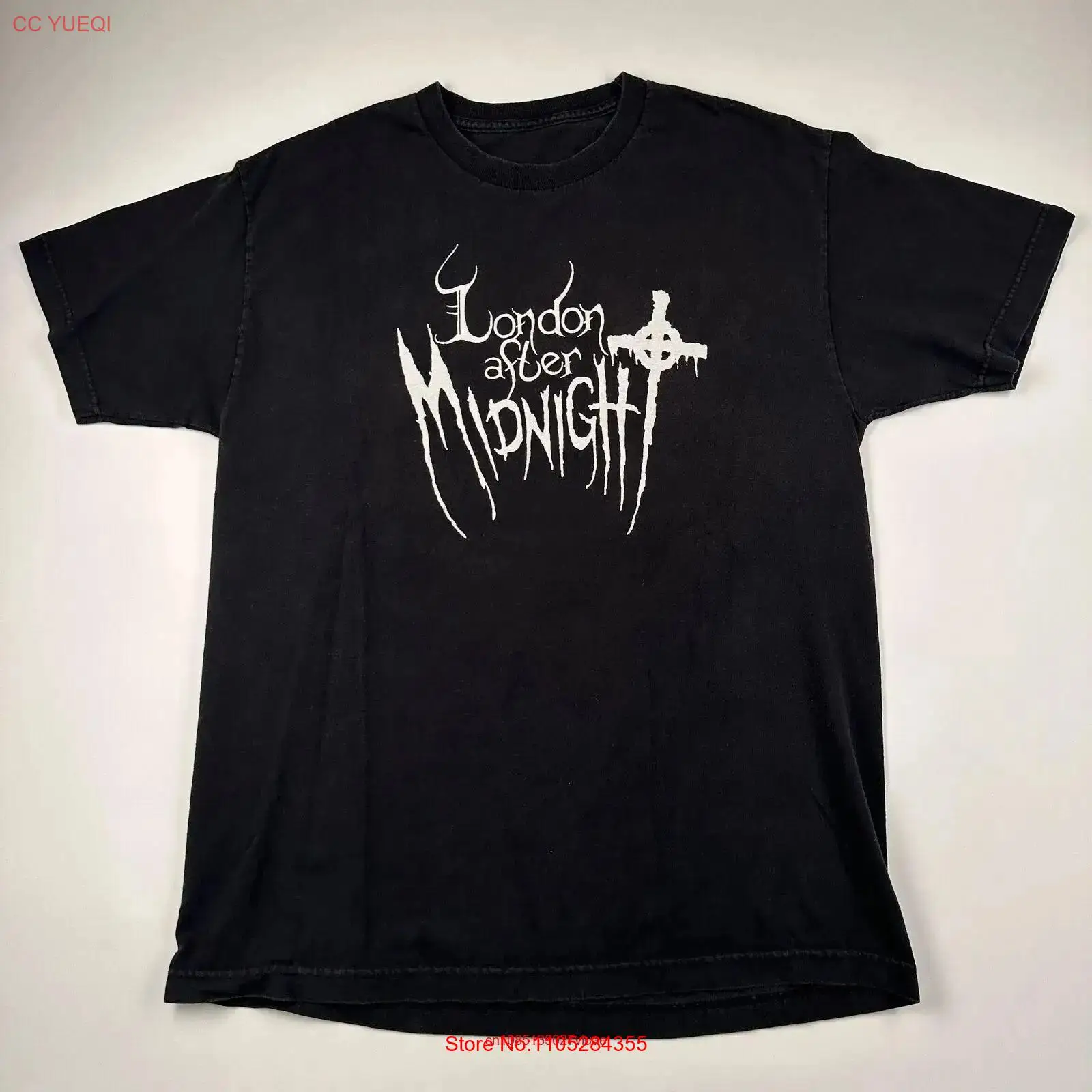 Vintage Fashion London - Kaos Vintage 2000-an London After Midnight